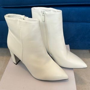 Dream Pairs White Ankle Booties NIB